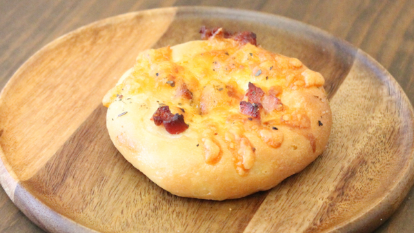 ベーコンチーズパン